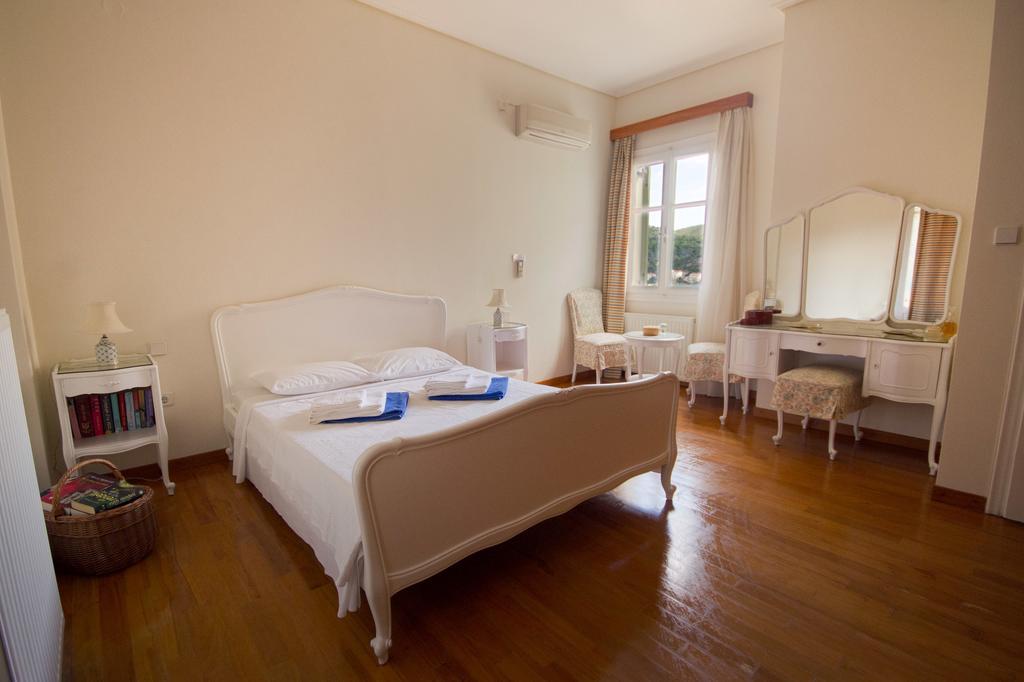 Yellow House Ithaca Vathy  Room photo